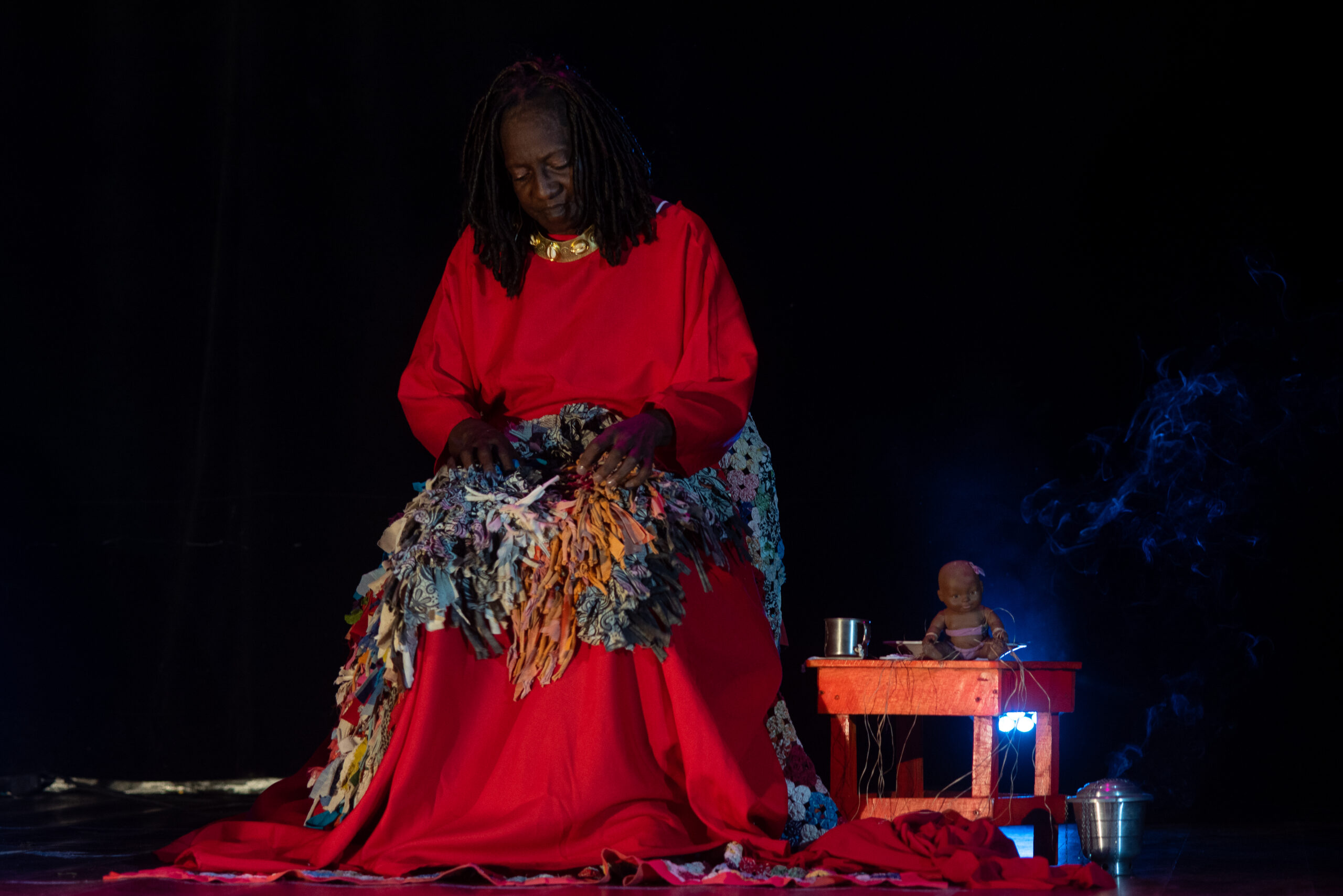 O 7º Fórum Negro de Arte e Cultura 2023 aconteceu de 30 de novembro a 02 de dezembro com o tema Sankofar: Artes, memórias, militâncias negras e outras poéticas. O último dia de atividades foi na UNEB e incluiu na programação o Festival Ìyás, a Kitanda de Negócios Pretos e o Kizoomba Samba com show do grupo Gira D'elas. Fotografia: Raquel Franco /  Labfoto © 2023