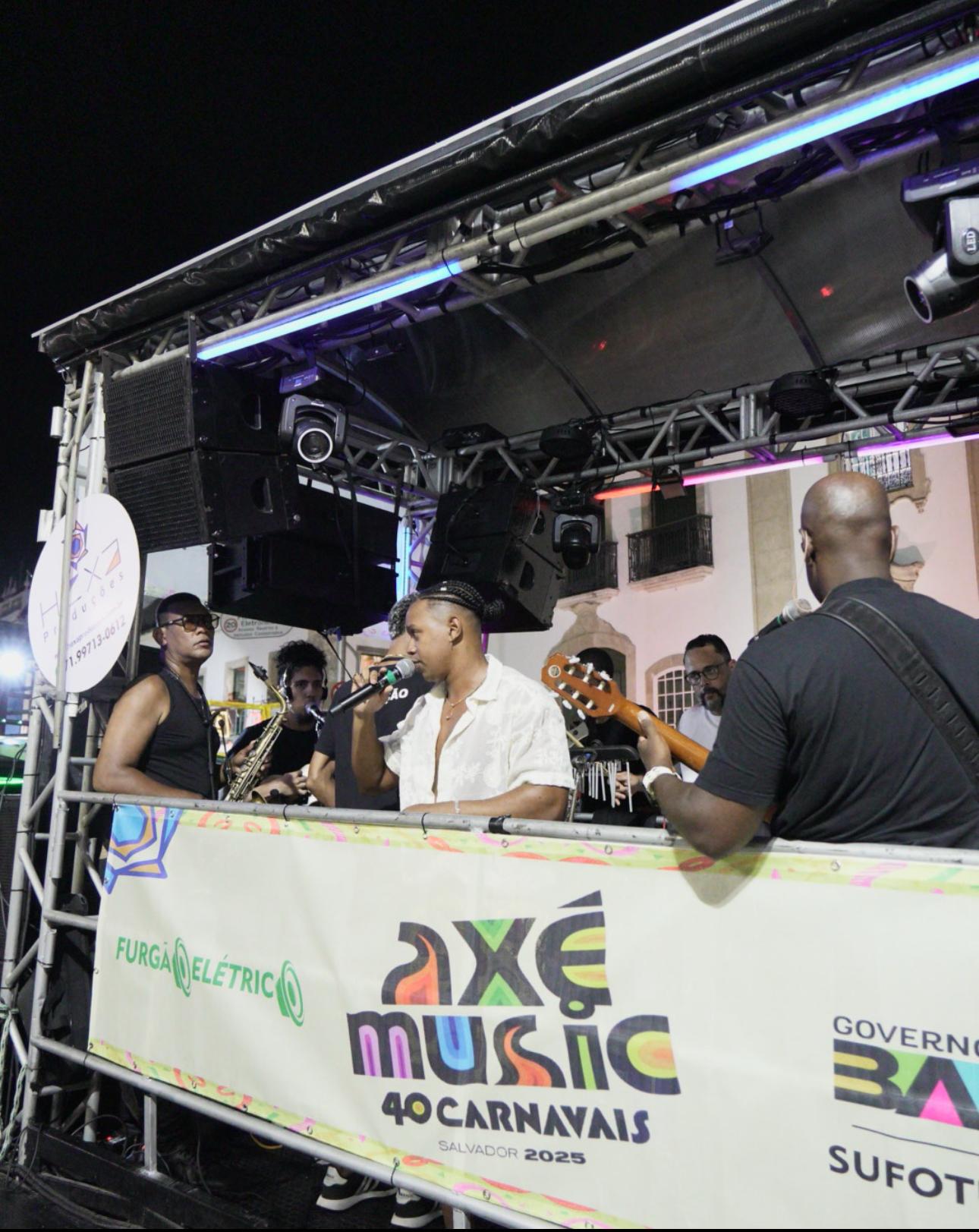 Noug agita o Furgão Elétrico no Carnaval de Salvador