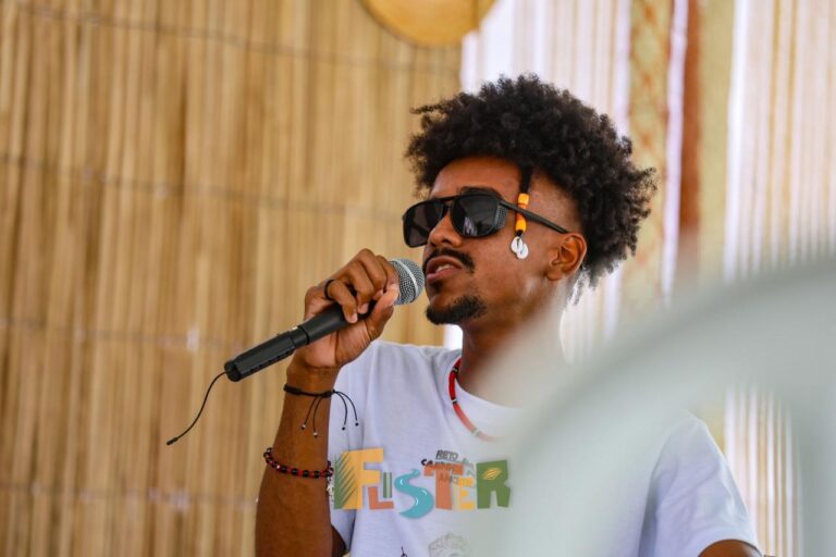 Escritor baiano lança livro e projeto Afropoetizando em Maputo