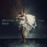Evylin transforma desejo em narrativa no primeiro álbum “Vênus em Áries”