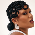 Iuna Falcão estreia turnê UMAMI em Salvador