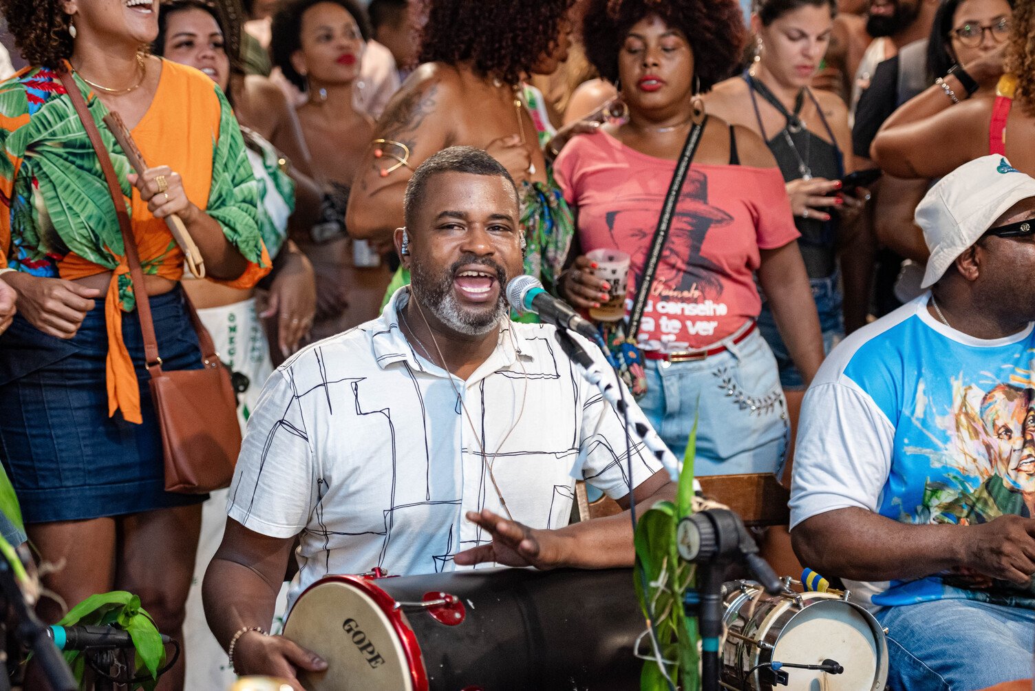 Terreiro de Crioulo leva roda de samba ao Quintal da Clementina