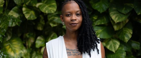 Amanda Julieta lança “Monstruosa” no MUNCAB, em Salvador