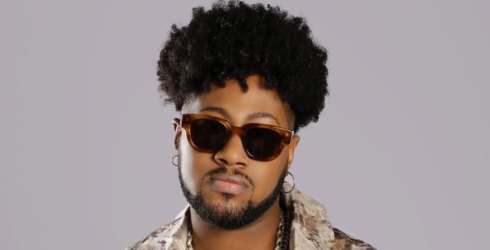 Rafa Chagas comemora faixa inédita no novo EP de Anitta