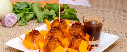 ‘Feriadou’ por aí? Bares da capital celebram o Desafio da Caipiroska, com opções de bolinho de pernil e costelinha suína nesta quinta, 1