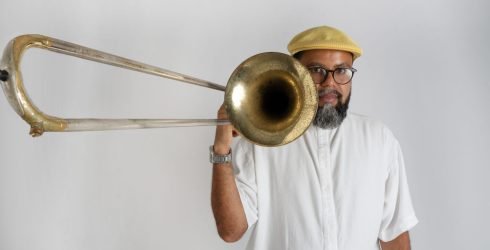 “Quando não está no estereótipo, está na dilaceração da carne”, diz Allan Abbadia