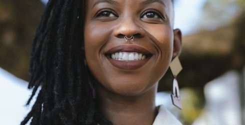 Casa do Benin recebe lançamento do livro “No rastro de Estela”