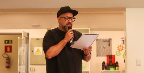 “Um país que teve escravidão escolhe quem conta suas histórias?”