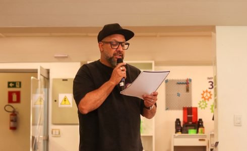 “Um país que teve escravidão escolhe quem conta suas histórias?”