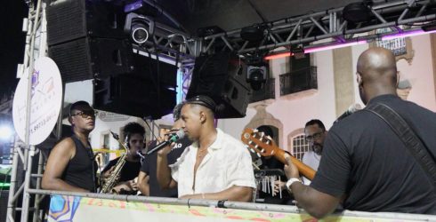 Noug agita o Furgão Elétrico no Carnaval de Salvador