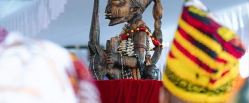 Quando Exu entra no calendário, a cidade responde