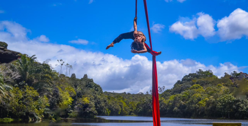Circo e meio ambiente unem mil crianças em mostra na mata