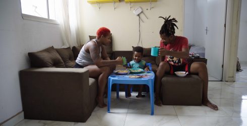 “Crônicas de Uma Jovem Família Preta” estreia no CineMAM