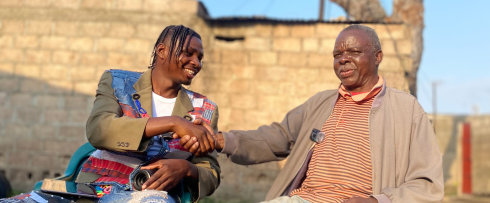 Alex Nhare preserva memórias dos mais velhos em Moçambique