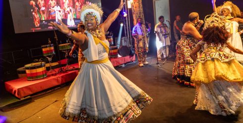 Ilê Aiyê comemora 50 anos com turnê mundial